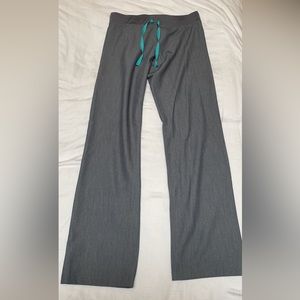 FIGS Livingston Basic Scrub Pant - small tall, graphite